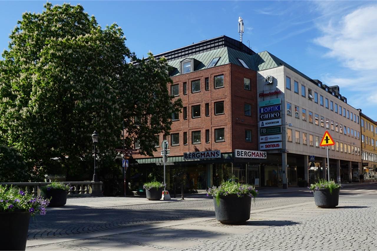 Västra Ågatan 12
