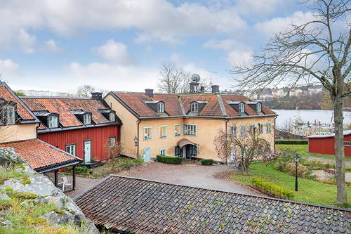 Hufvudsta Gård