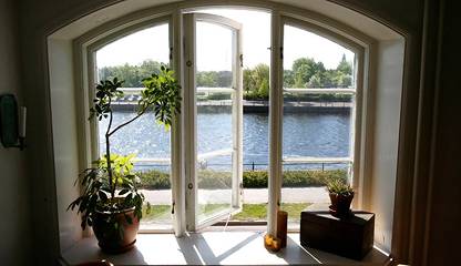 Fönster mot Gavleån Norra Skeppsbron 7