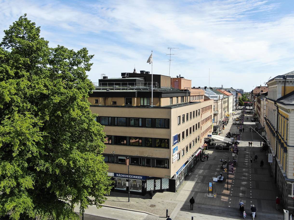 Norra Rådmansgatan 8C, Centrum