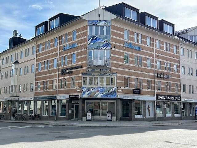 Smedjegatan 8, Centrum