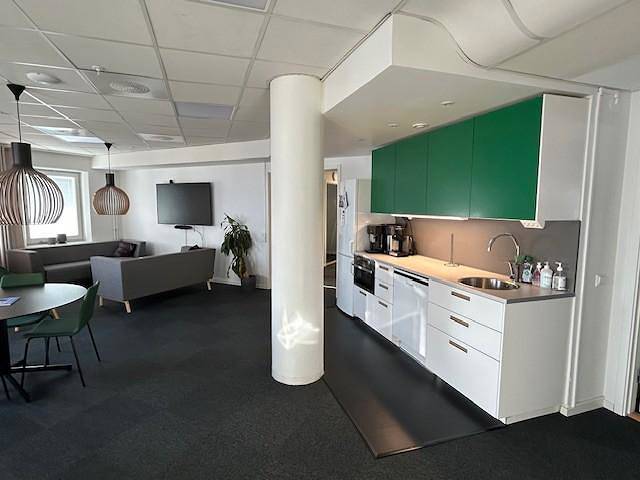 Smedjegatan 8, Centrum