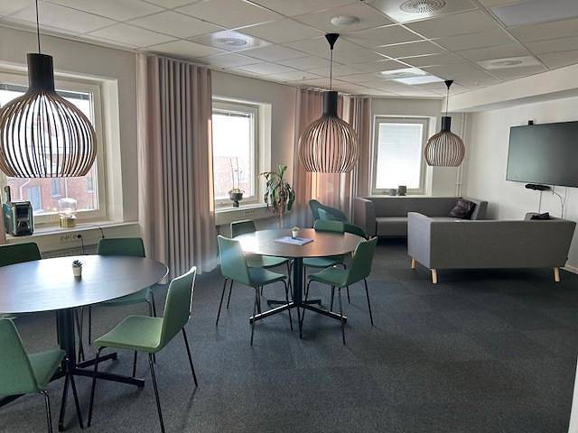 Smedjegatan 8, Centrum