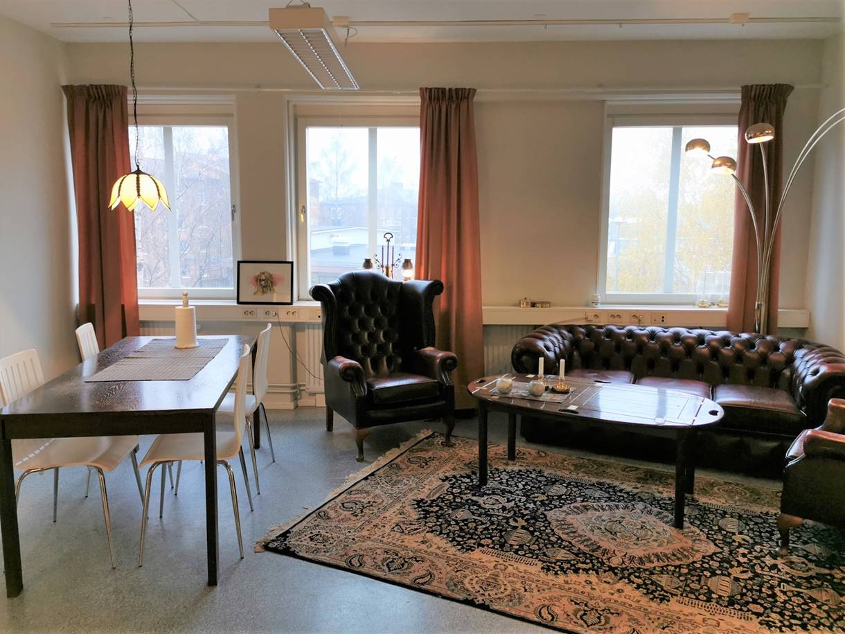 Västra Norrlandsgatan 11D, Centrum
