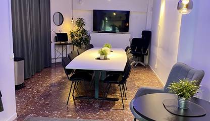 Lokalen sett från entrén Västra Esplanaden 7