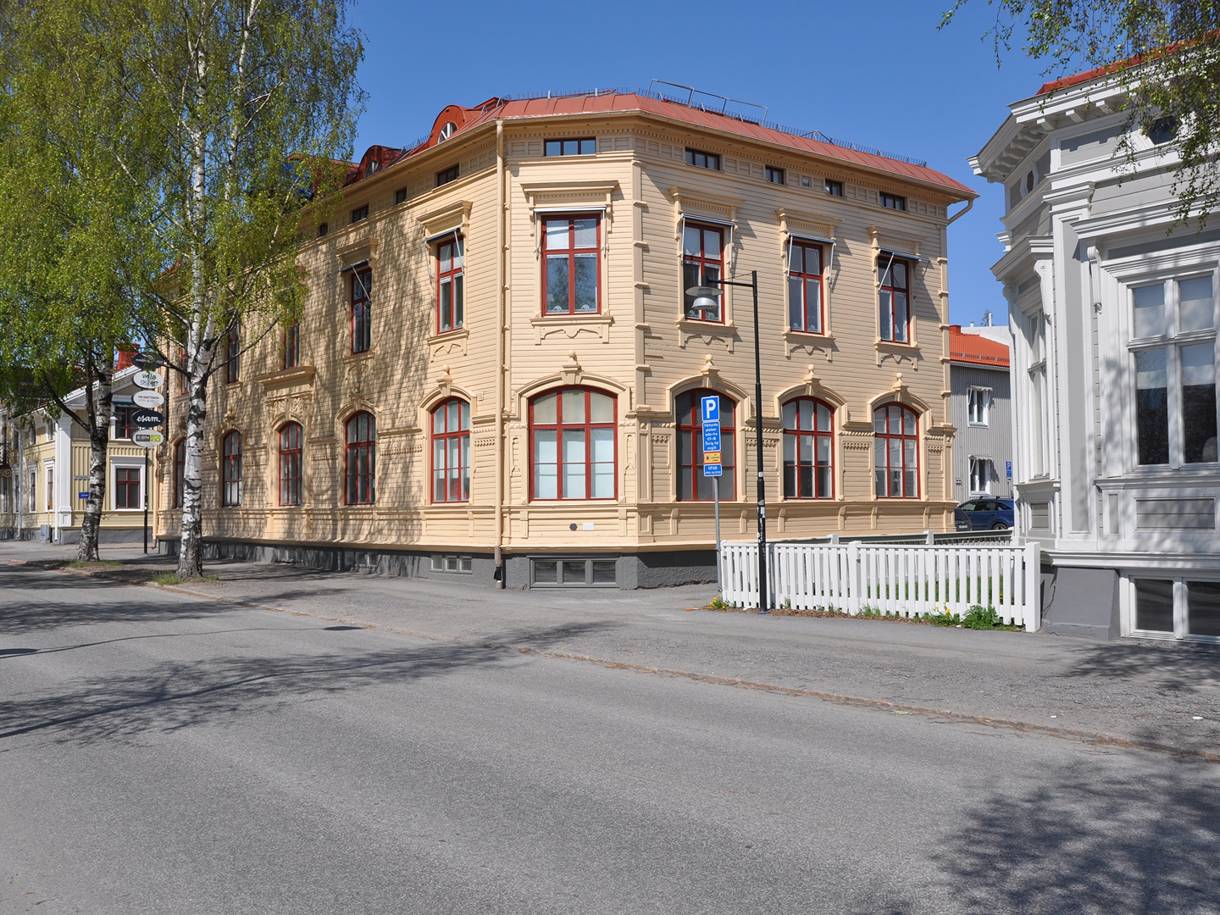Slöjdgatan 2, Centrum