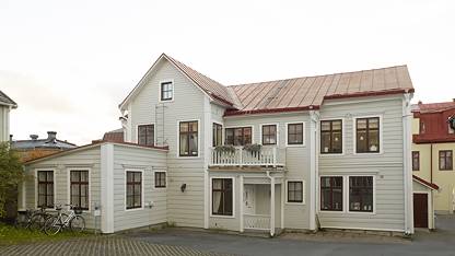 Fasad och entré från innergård Ledig lokal, Köpmangatan 41, Centrum, Östersund