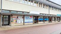 Butikslokal med skyltfönster ut mot gatan Butikslokal med skyltfönster ut mot gatan