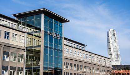 Hub 1947 är en kontorsfastighet med en spännande historia från 1947 och en framtid lika innovativ som dess omgivning Skeppsgatan 19