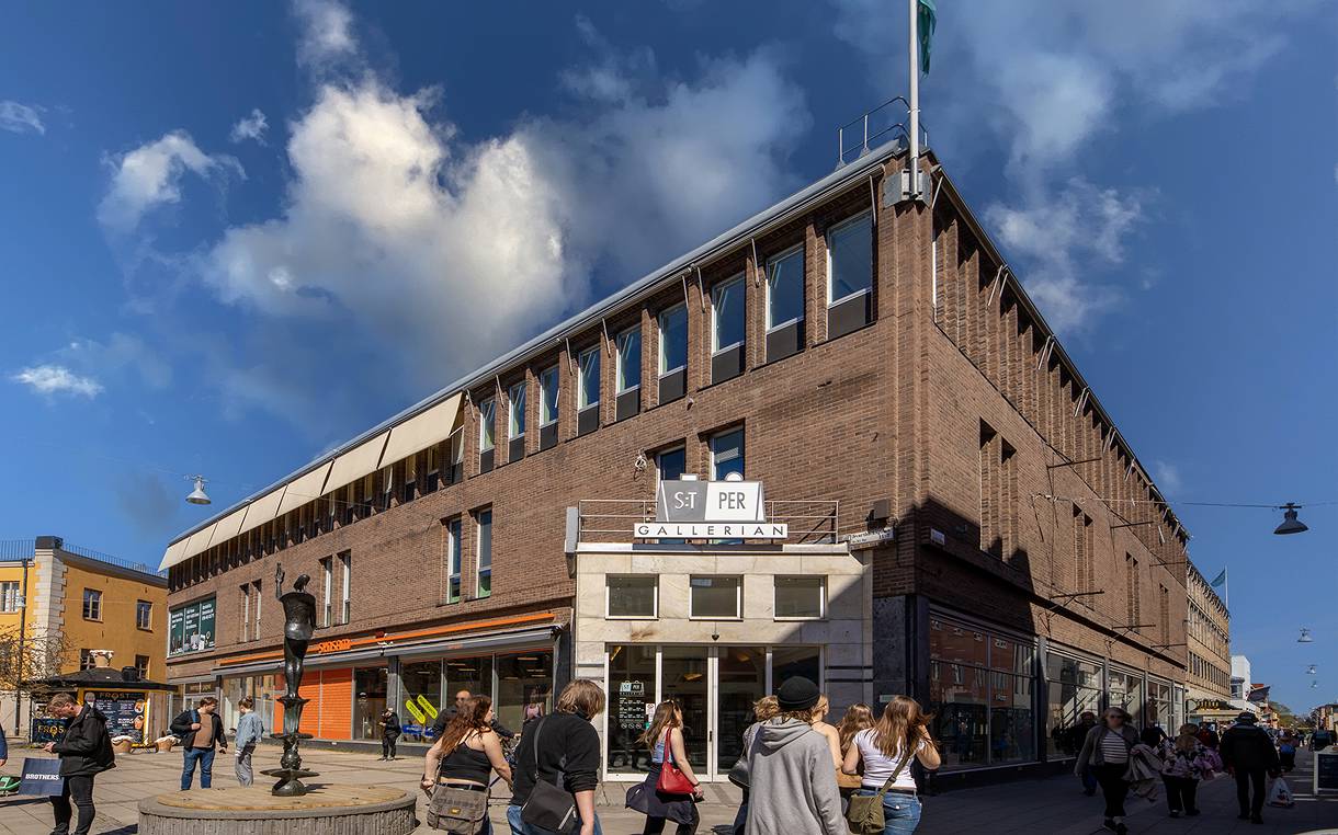 Svartbäcksgatan 7-11, Centrum