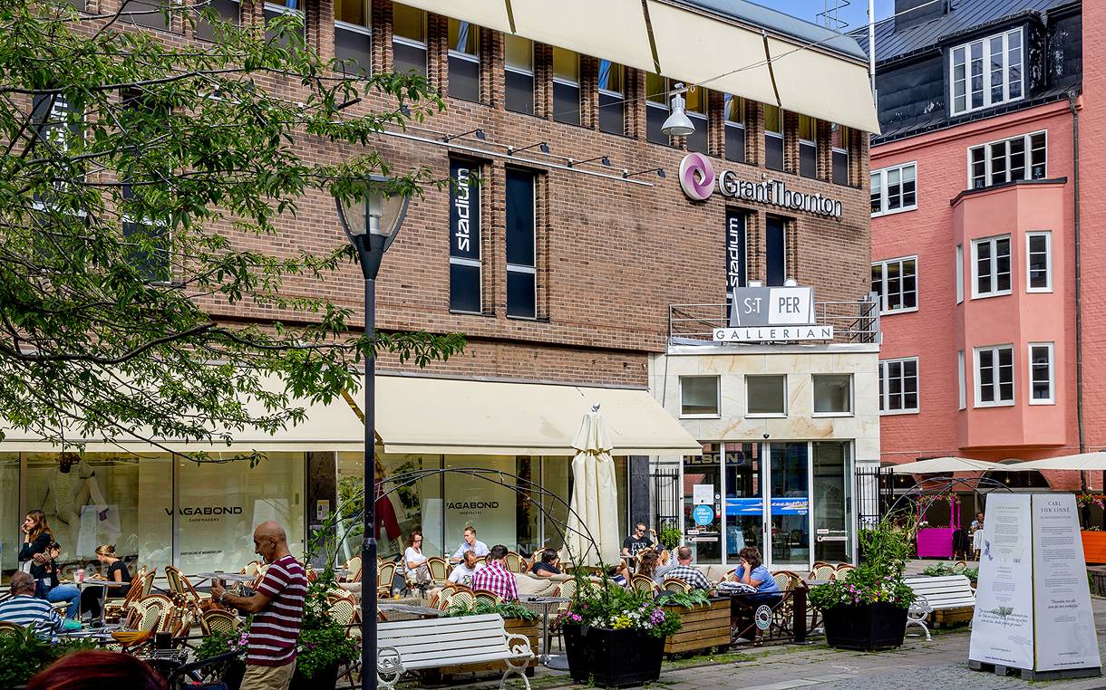 Svartbäcksgatan 7-11, Centrum