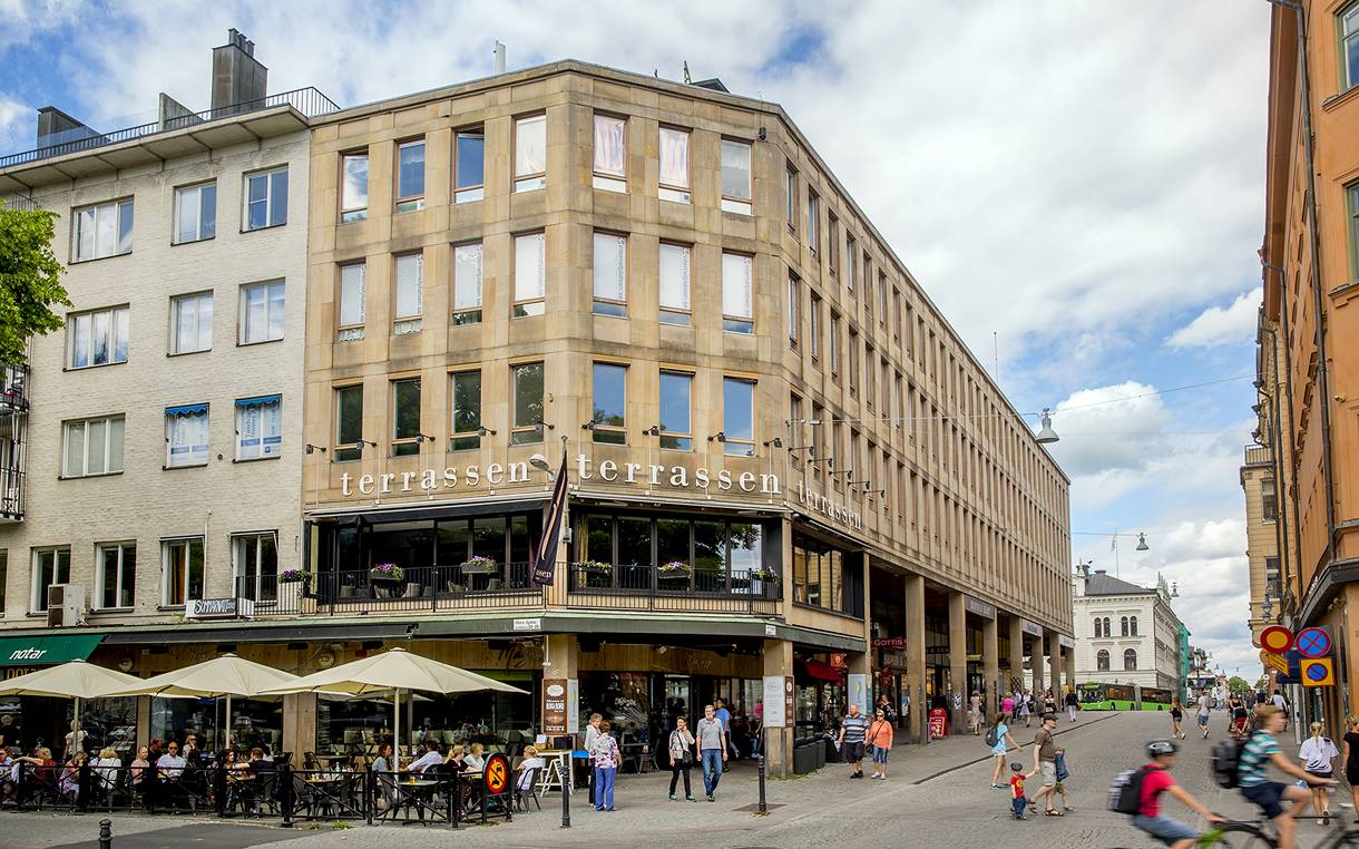 Drottninggatan 1B, Centrum