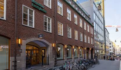 Fasad och entré Jakobsbergsgatan 22
