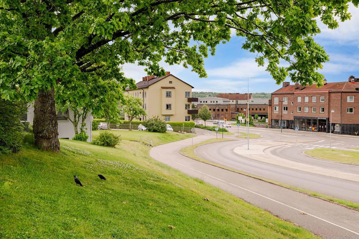 Drottninggatan 20C, Centralt