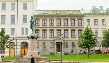 Lilla Torget 4