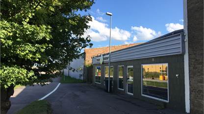Fasad mot gatan Ledig lokal, Lundåkragatan 6, Södra industiområdet, Landskrona