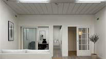 Öppen lokal med kontor och pentry Öppen lokal med kontor och pentry
