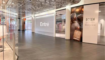 Ingång till lokalen vid huvudentré Kungsgatan 23