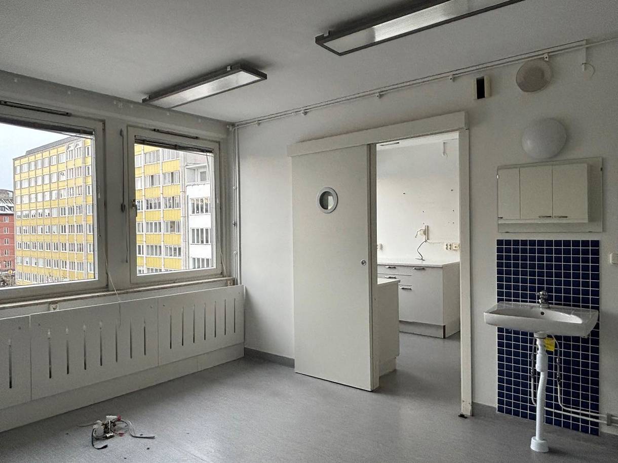 Lilla Nygatan 11, Centrum