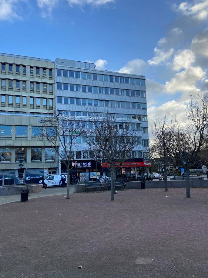 Lilla Nygatan 11, Centrum