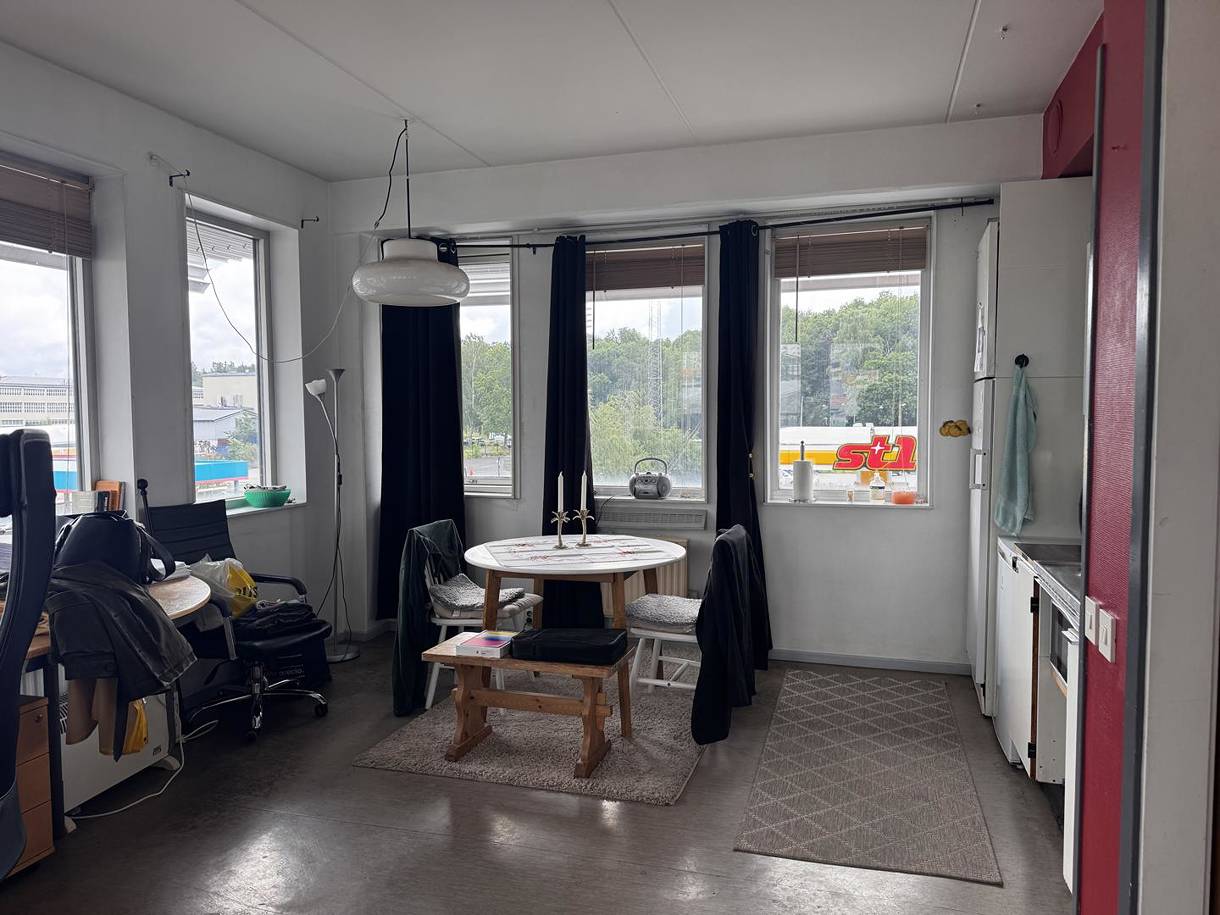 Frihamnsgatan 4, Frihamnen