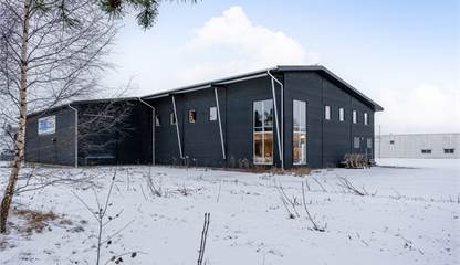 Hangarvägen 12