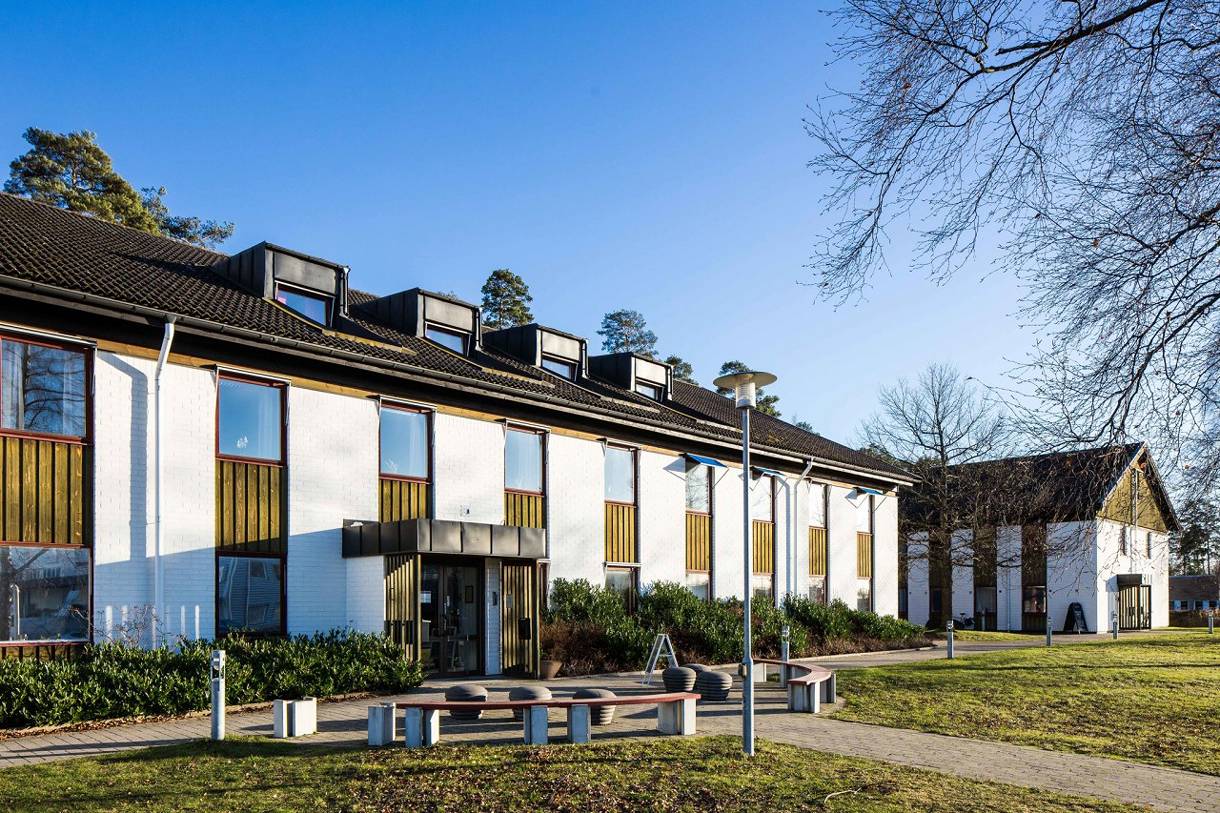 Arabygatan 82B, Västra industri- och handelsom