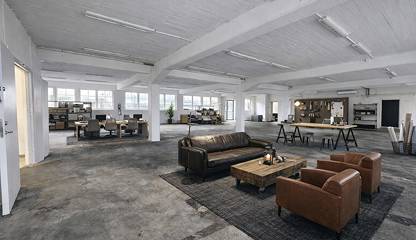 Exempel på hur lokalen kan användas som kontor eller kreativ verksamhet. Ranhammarsvägen 25