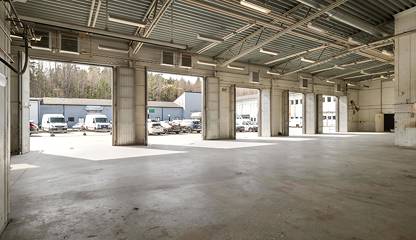 Effektiv logistiklösning med flera markportar i rad Kumla Gårdsväg 13