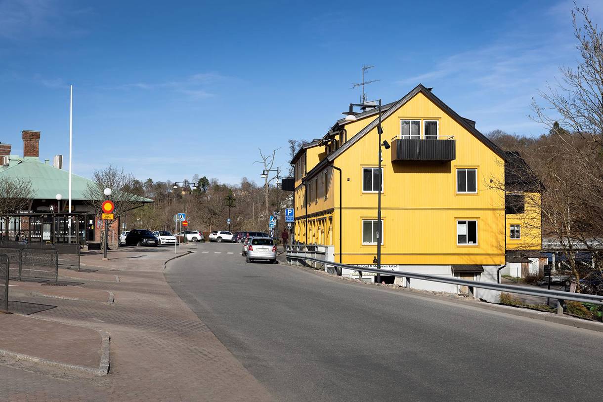 Floda Stationsväg 1A-I, 1K, Floda