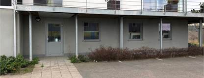 Lokal utvändigt med parkeringar Navestadsgatan 38a