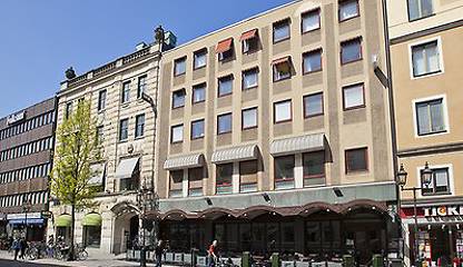 Drottninggatan 12, Ågatan 9