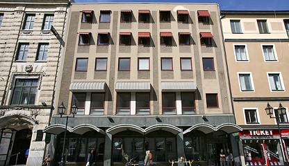 Drottninggatan 12 , Ågatan 9