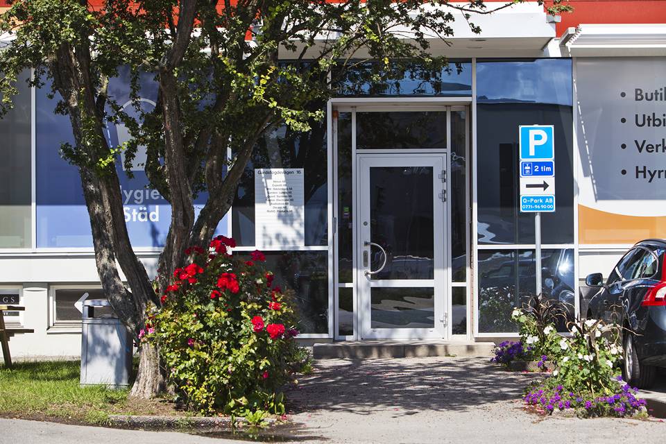 Gårdsfogdevägen 16, Bromma