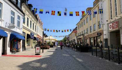 Borgmästaregatan med lokalen till vänster i bild Borgmästaregatan 16