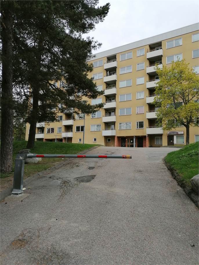 Karlhovsvägen 9, Södertälje