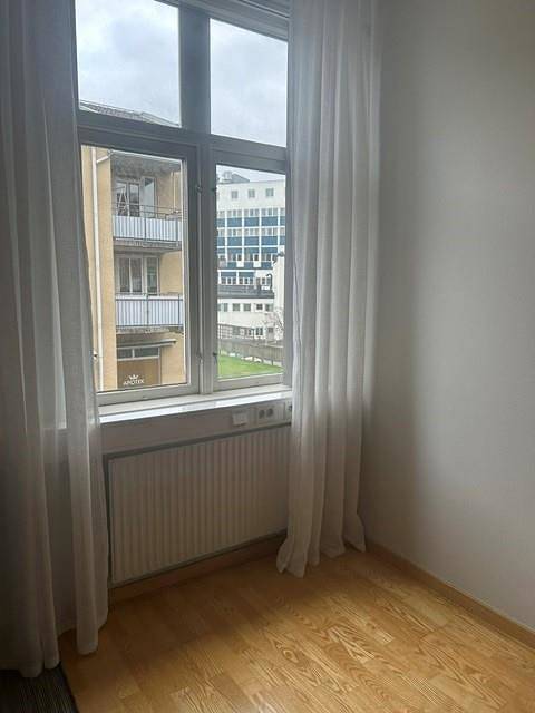 Myntgatan 8D, Centrum