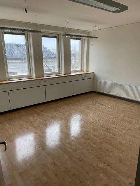 Careliigatan 8, Centrum