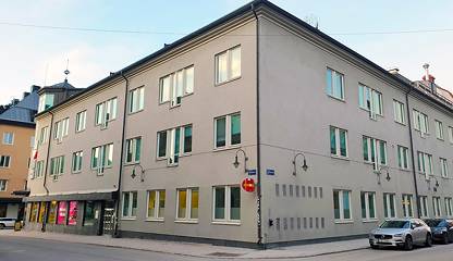 Fastighetens fasad mot korsningen Bankgatan/Rådhusgatan Bankgatan 13