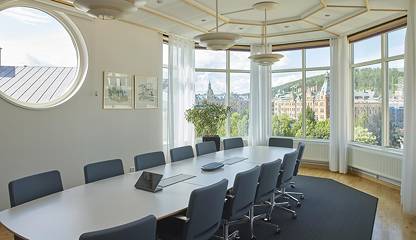 Konferensrum med magnifik utsikt över Vängåvan och Sundsvalls stenstad Bankgatan 13
