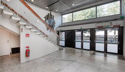 Fastighetens entré Kriebsensgatan 5