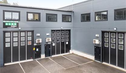 Entré och port Söderby gårds väg 69