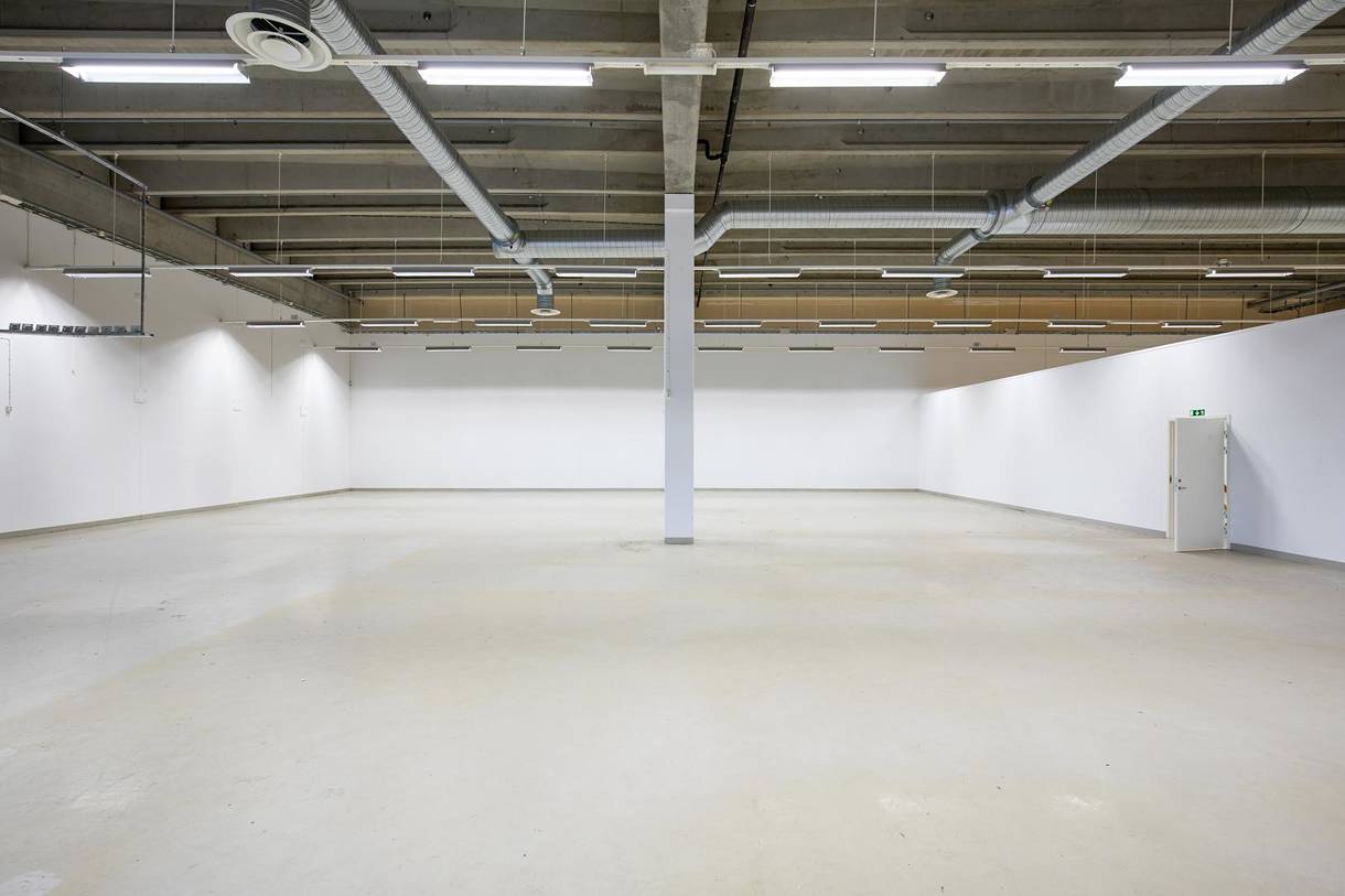 Glasvingegatan, Hälla