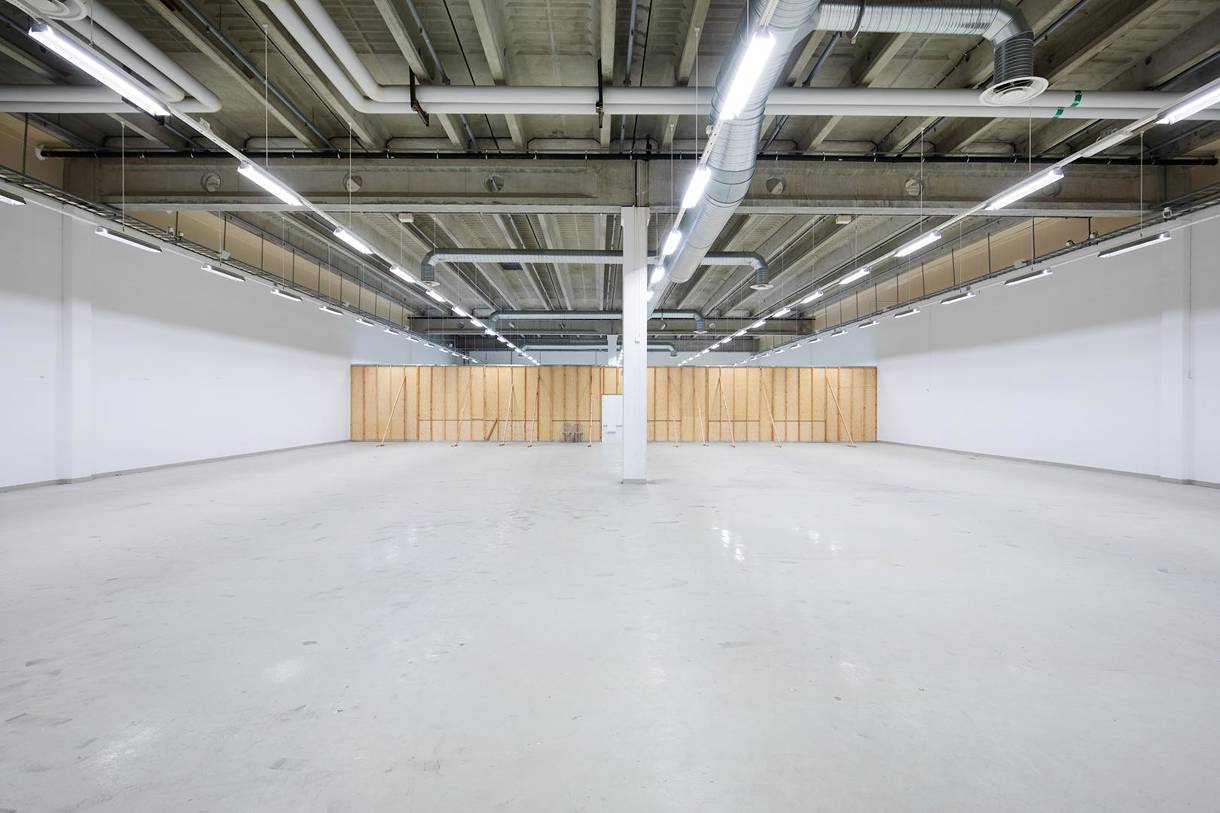 Glasvingegatan, Hälla