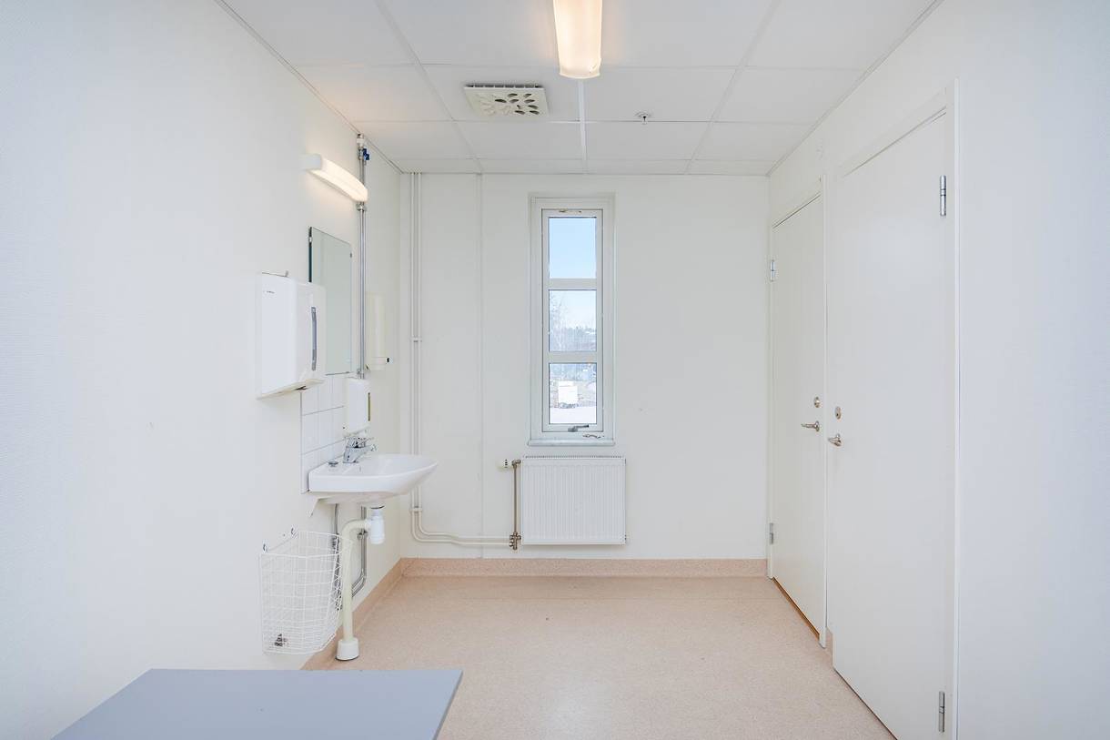 Glasvingegatan, Hälla