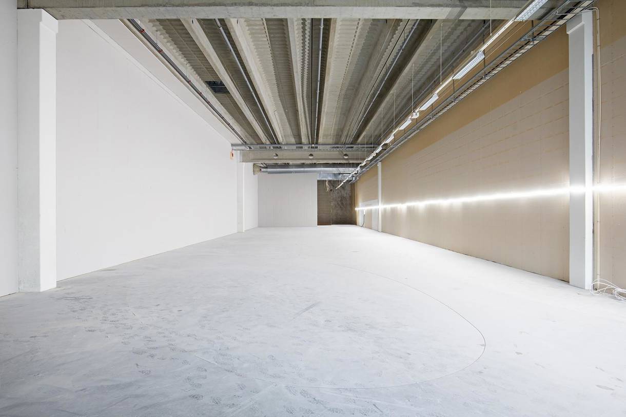 Glasvingegatan, Hälla