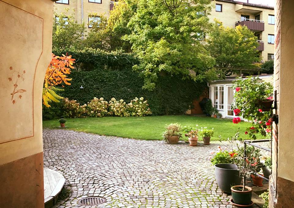 Amiralsgatan 9, Centrum