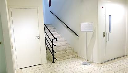 Hiss Terminalvägen 30