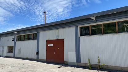 Fasad med port Ledig lokal, Svartviksvägen 10-12, Kvissleby, Sundsvall