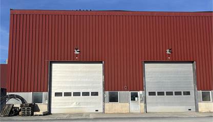 Portar i fasad Kännåsvägen 13